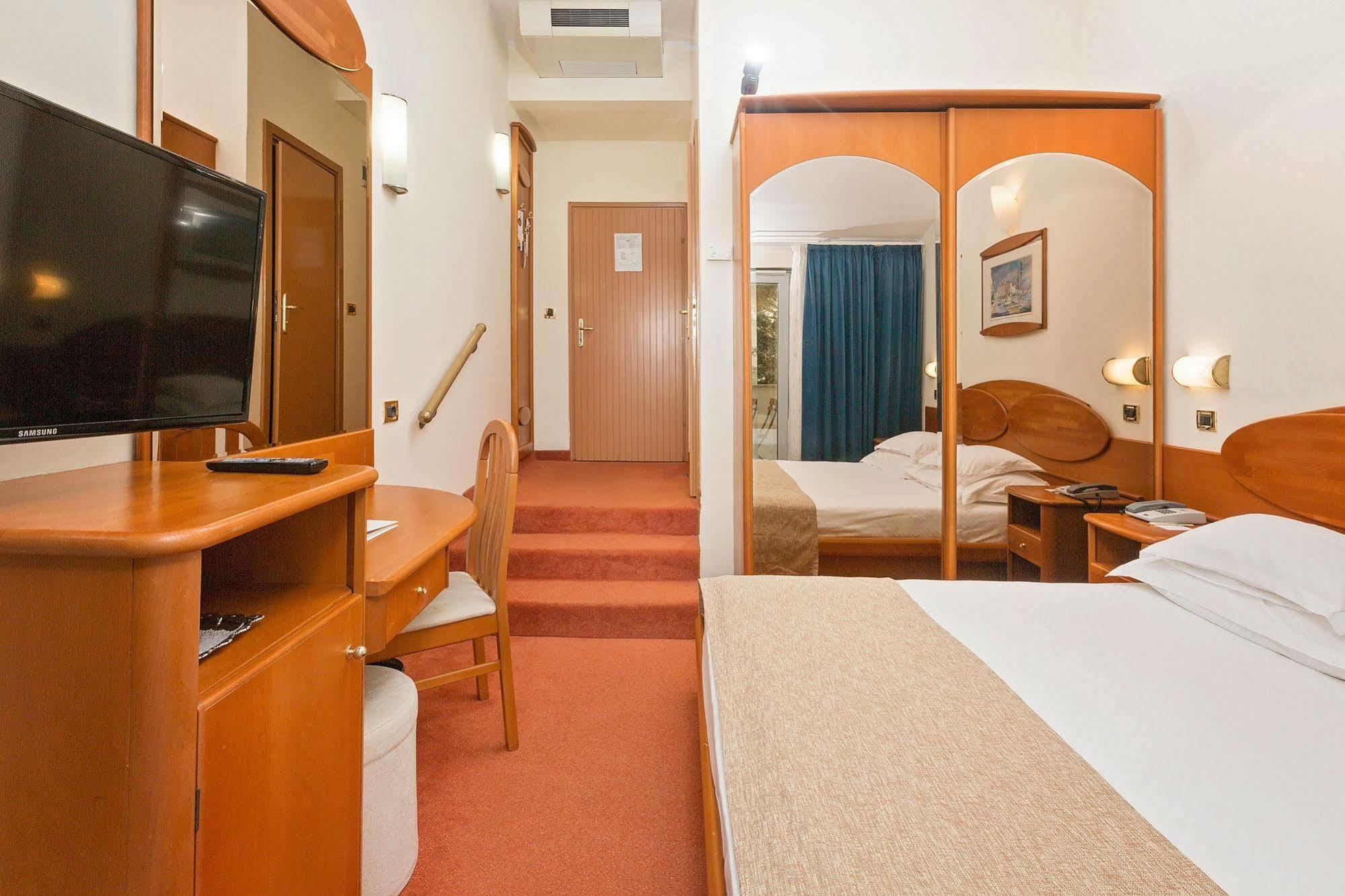 Galijot Plava Laguna Hotel